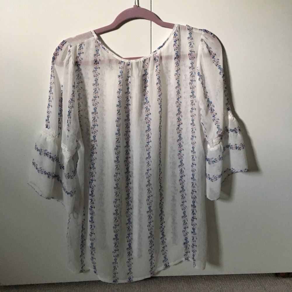 Lauren Conrad Floral Top Size Large